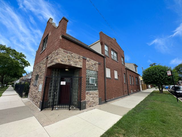 2301 N Lockwood Avenue 1W, Chicago, IL 60639