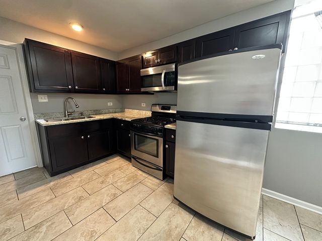 2301 N Lockwood Avenue 1W, Chicago, IL 60639