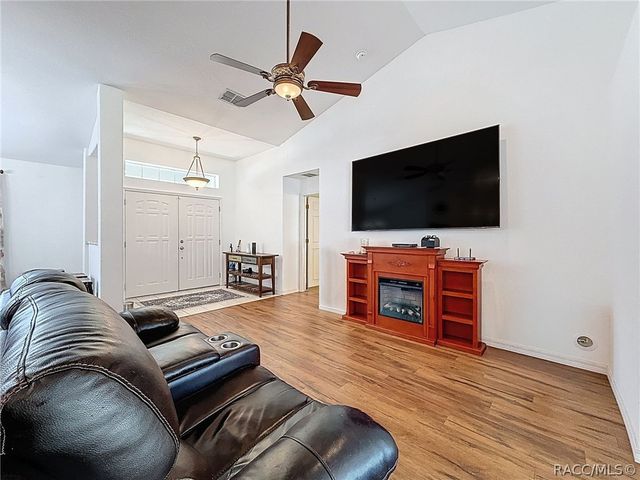 9131 N Alpinia Drive, Citrus Springs, FL 34434