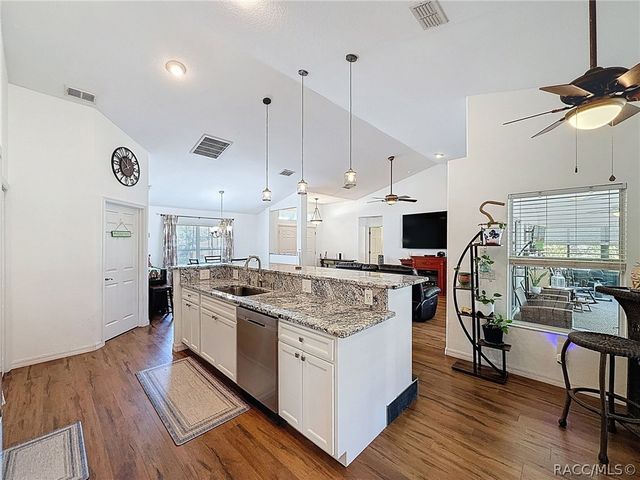 9131 N Alpinia Drive, Citrus Springs, FL 34434