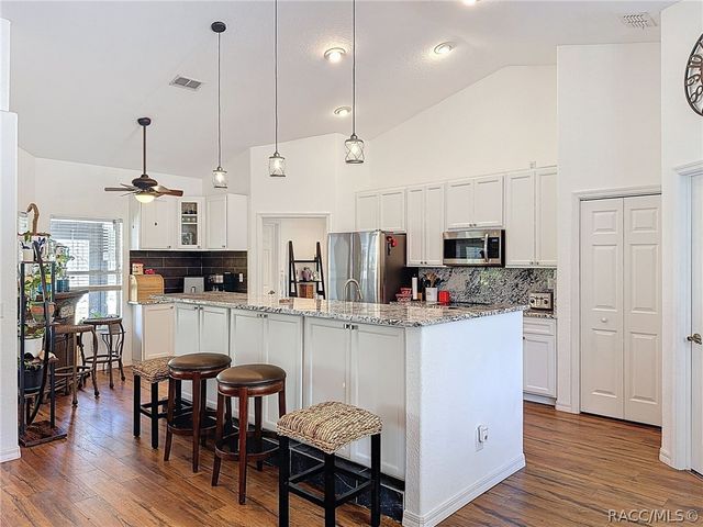 9131 N Alpinia Drive, Citrus Springs, FL 34434