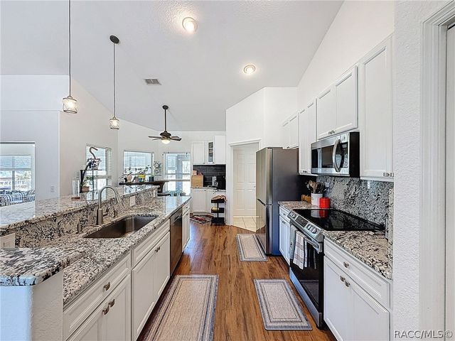 9131 N Alpinia Drive, Citrus Springs, FL 34434