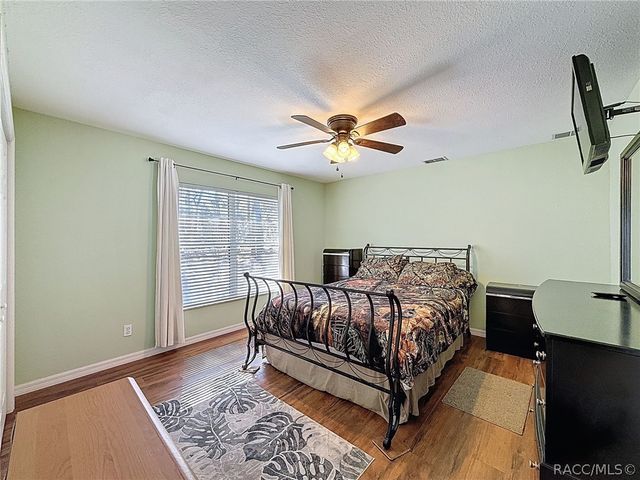 9131 N Alpinia Drive, Citrus Springs, FL 34434