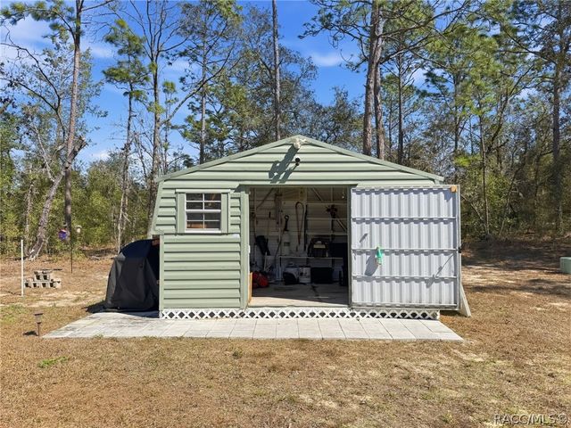 9131 N Alpinia Drive, Citrus Springs, FL 34434