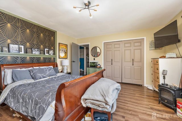 818 Cricket Lane, Woodbridge Proper, NJ 07095
