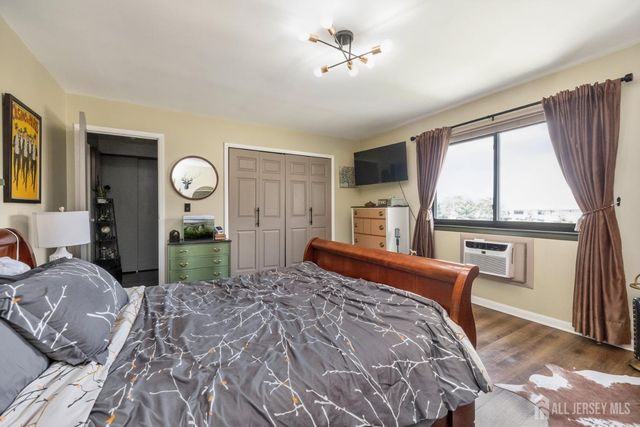 818 Cricket Lane, Woodbridge Proper, NJ 07095