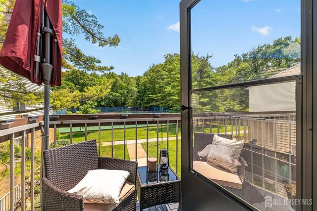 818 Cricket Lane, Woodbridge Proper, NJ 07095