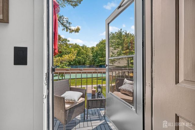 818 Cricket Lane, Woodbridge Proper, NJ 07095