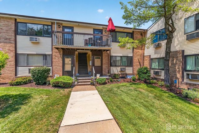 818 Cricket Lane, Woodbridge Proper, NJ 07095
