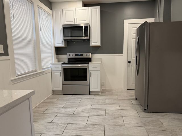 6 Proctor St 1, Salem, MA 01970