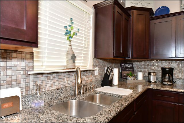 505 GINGER FRANCIS Lane, El Paso, TX 79938