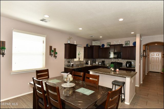 505 GINGER FRANCIS Lane, El Paso, TX 79938