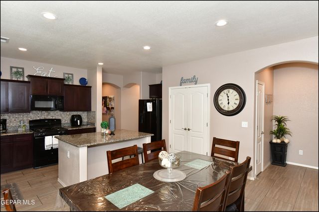 505 GINGER FRANCIS Lane, El Paso, TX 79938