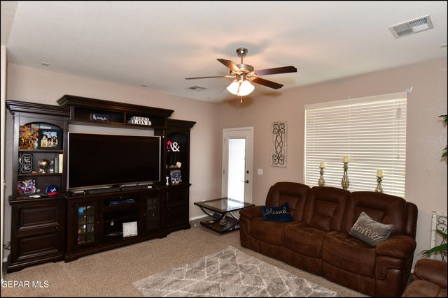 505 GINGER FRANCIS Lane, El Paso, TX 79938