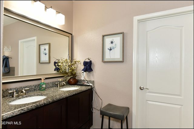 505 GINGER FRANCIS Lane, El Paso, TX 79938