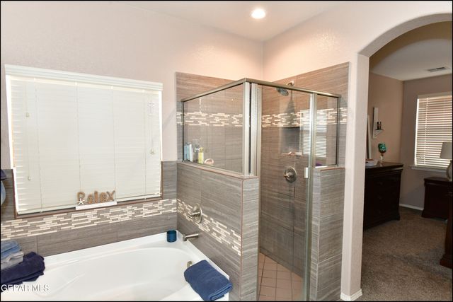 505 GINGER FRANCIS Lane, El Paso, TX 79938