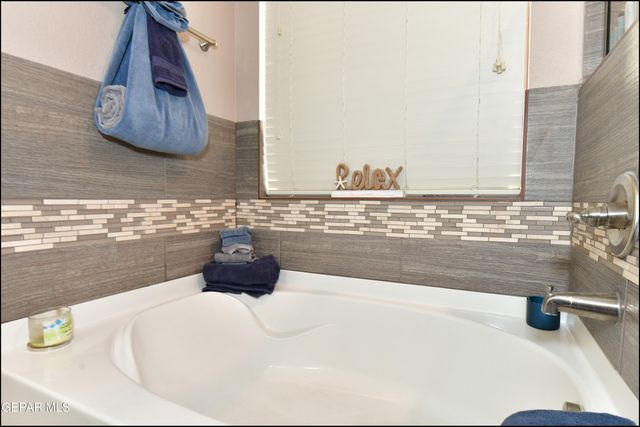 505 GINGER FRANCIS Lane, El Paso, TX 79938