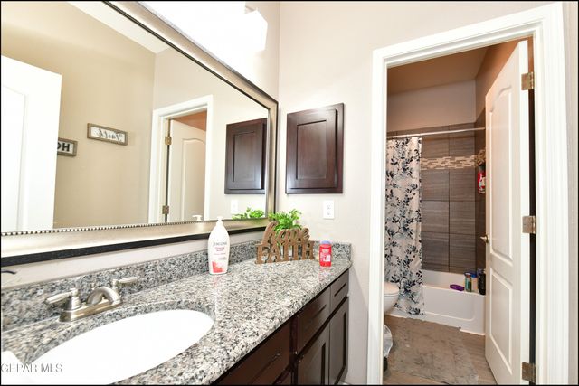 505 GINGER FRANCIS Lane, El Paso, TX 79938