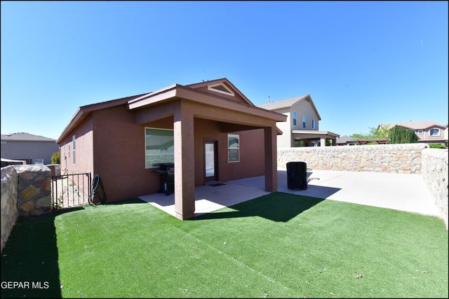 505 GINGER FRANCIS Lane, El Paso, TX 79938