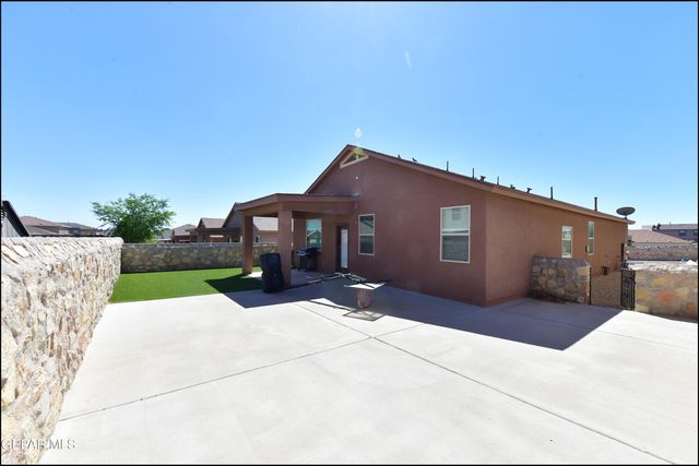 505 GINGER FRANCIS Lane, El Paso, TX 79938