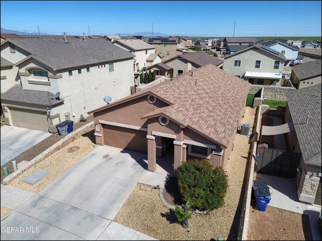 505 GINGER FRANCIS Lane, El Paso, TX 79938