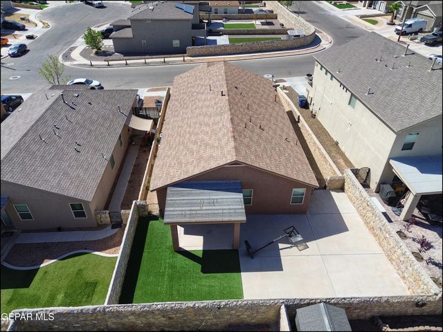 505 GINGER FRANCIS Lane, El Paso, TX 79938