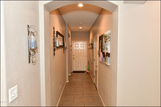 505 GINGER FRANCIS Lane, El Paso, TX 79938