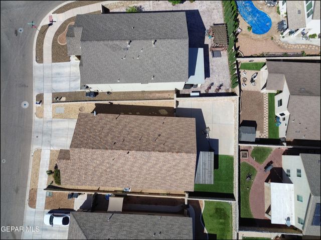 505 GINGER FRANCIS Lane, El Paso, TX 79938