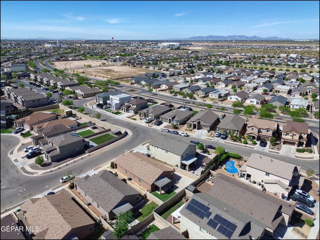 505 GINGER FRANCIS Lane, El Paso, TX 79938