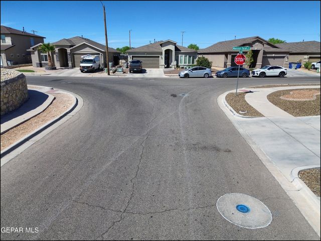 505 GINGER FRANCIS Lane, El Paso, TX 79938