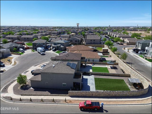 505 GINGER FRANCIS Lane, El Paso, TX 79938