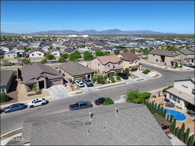 505 GINGER FRANCIS Lane, El Paso, TX 79938