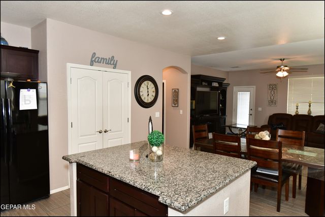 505 GINGER FRANCIS Lane, El Paso, TX 79938