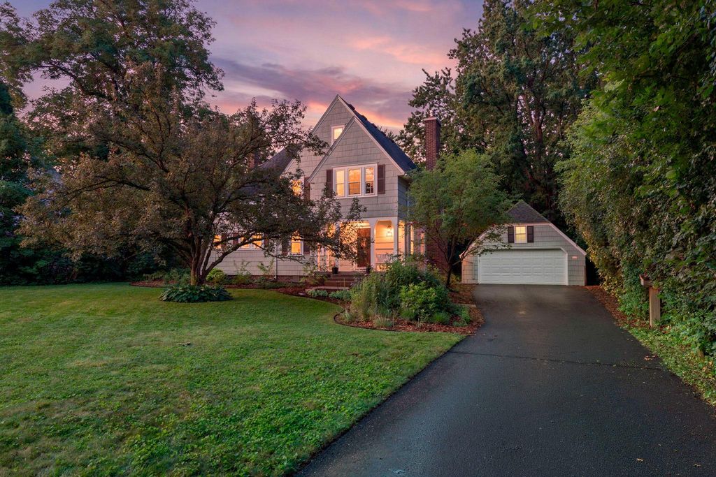 1244 Roselawn Avenue W, Roseville, MN 55113 — exterior