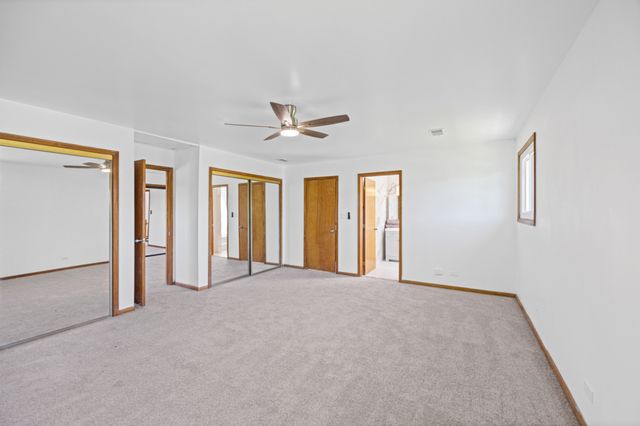 725 N 8th Avenue, Addison, IL 60101
