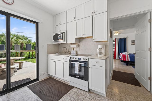 908 VILLAS DRIVE 14, Venice, FL 34285
