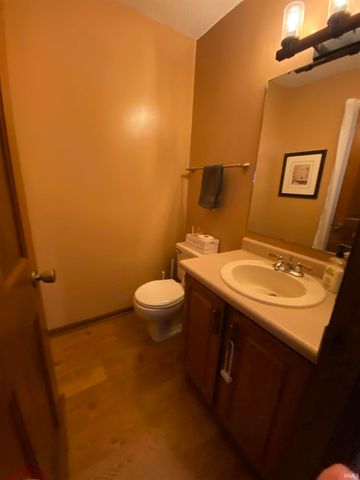 4006 Finchley Court, Fort Wayne, IN 46815