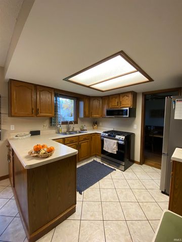 4006 Finchley Court, Fort Wayne, IN 46815