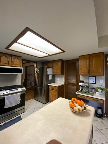 4006 Finchley Court, Fort Wayne, IN 46815