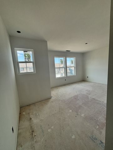 489 Jet Stream Dr, La Vergne, TN 37086