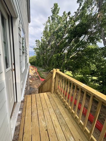 489 Jet Stream Dr, La Vergne, TN 37086