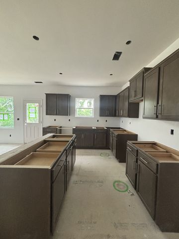 489 Jet Stream Dr, La Vergne, TN 37086
