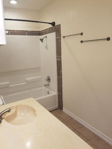 7302 NE Loop 820, North Richland Hills, TX 76180