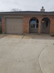 7302 NE Loop 820, North Richland Hills, TX 76180
