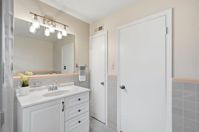 2308 Howard Avenue, San Carlos, CA 94070