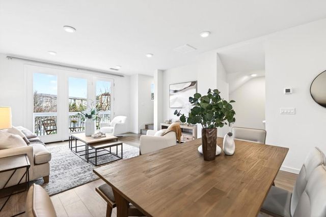 817 Galt Terrace 4, Sunnyvale, CA 94085