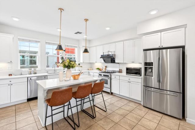 817 Galt Terrace 4, Sunnyvale, CA 94085