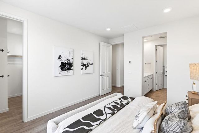 817 Galt Terrace 4, Sunnyvale, CA 94085