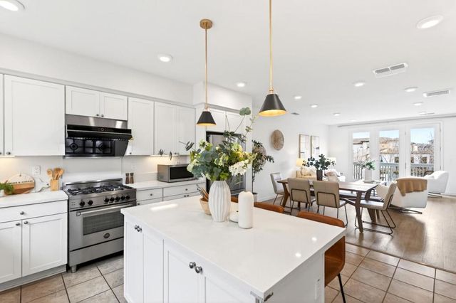 817 Galt Terrace 4, Sunnyvale, CA 94085