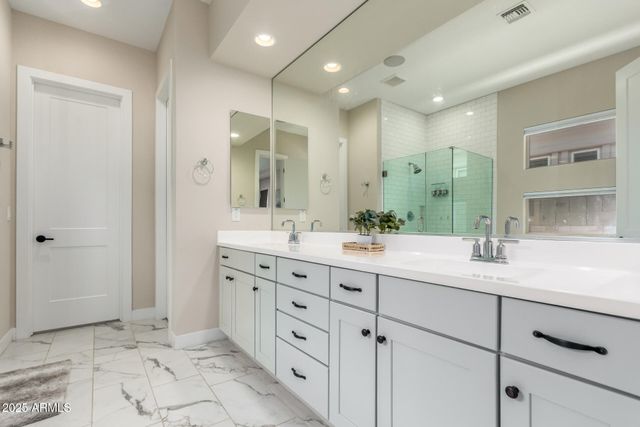 2830 E CREST Lane, Phoenix, AZ 85050